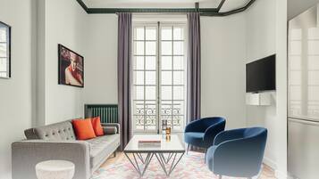 Smart TV 35 pulgadas con canales de televisión digitales