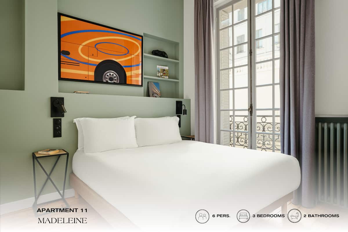 Blackout curtains, iron/ironing board, free WiFi