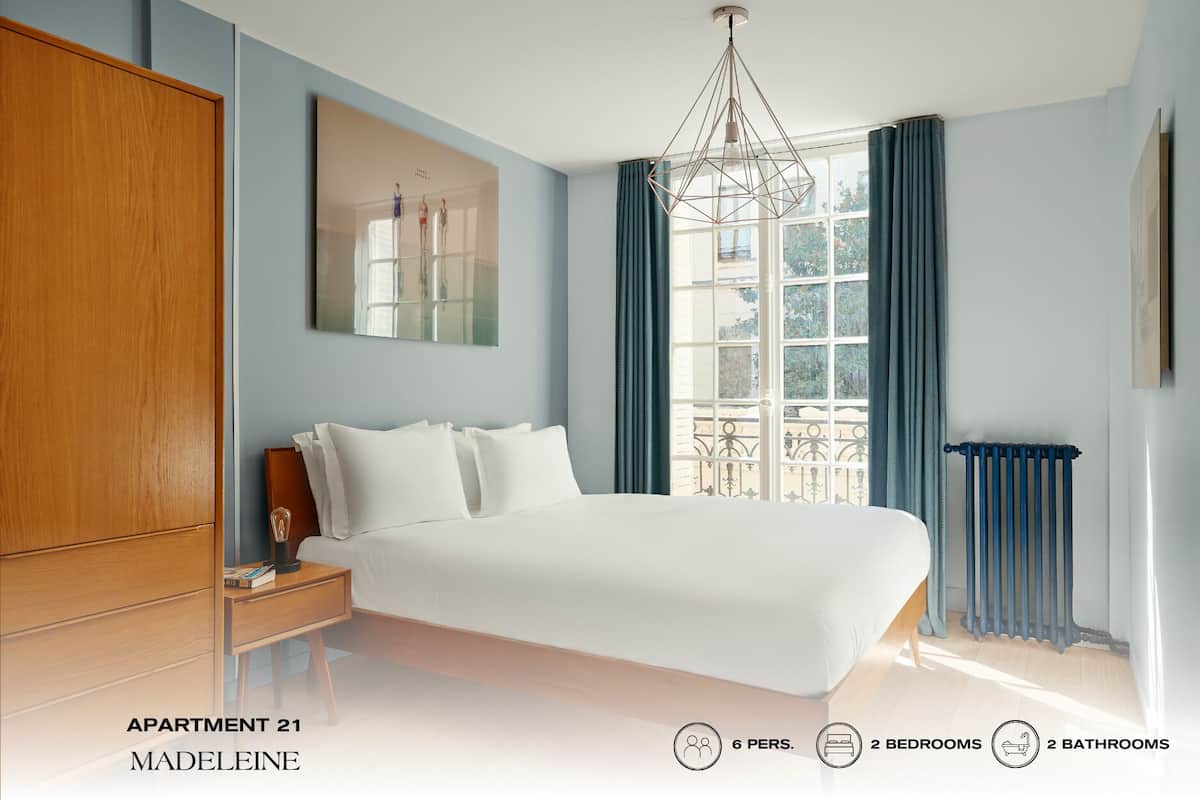 Blackout curtains, iron/ironing board, free WiFi