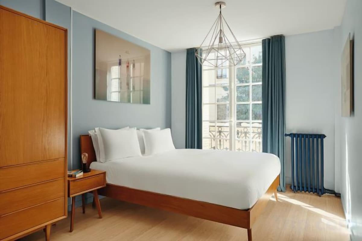 Blackout drapes, iron/ironing board, WiFi (free)