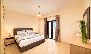 10 chambres, coffres-forts dans les chambres, fer et planche à repasser