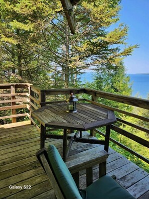 تناول الطعام بالخارج