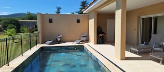 Superbe Villa Neuve et Belle Piscine au Pied des Cévennes !
