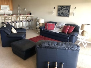 TV - Parkside Condo 4 -  Condo Conveniently Located Acr (La Pointe)