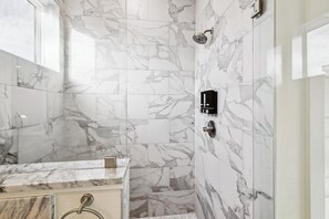 Shower, towels, shampoo