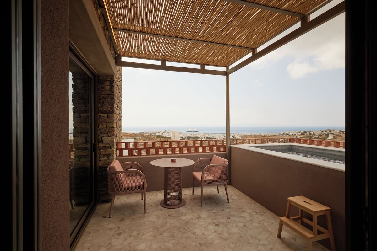 Deluxe Suite with Outdoor Tub | 1 bedroom, minibar, in-room safe, desk
