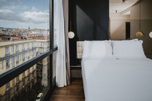 Superior Room | Down comforters, pillowtop beds, minibar, in-room safe - POETICA BOUTIQUE SKY HOTEL (Naples)