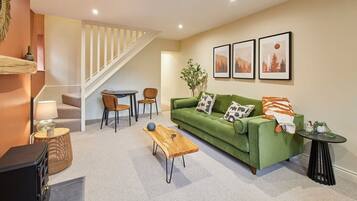 TV, fireplace, offices