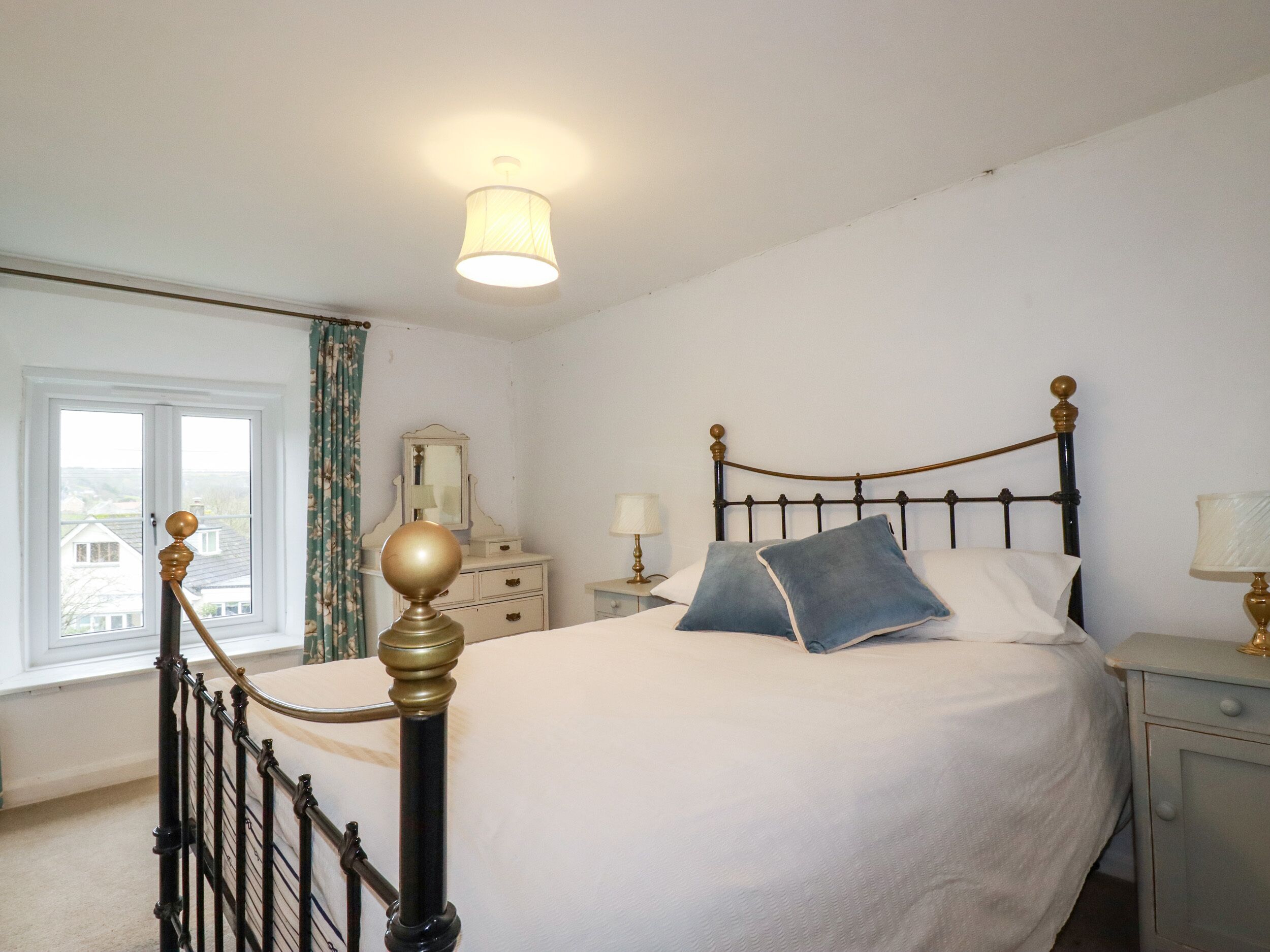 3 bedrooms, individually decorated, individually furnished, free WiFi