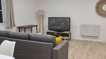 TV connectée, livres, chaßne hi-fi