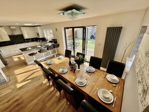Luxe huis | Dineren in de kamer