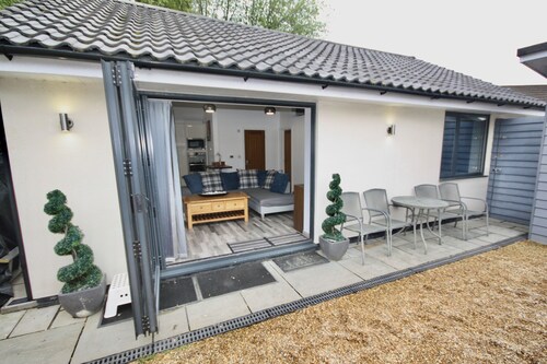 Pamper House Holiday Home And Annex