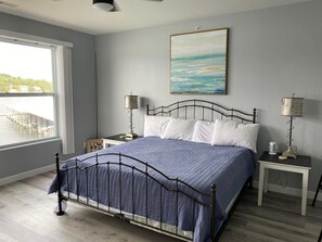 3 室のベッドルーム、WiFi (無料)、ベッドシーツ