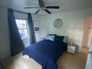 2 habitaciones, tabla de planchar con plancha, wifi y ropa de cama 