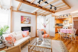 TV, fireplace - The Golden Suite: themed getaway! (Cincinnati)