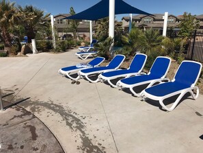 Terrace/patio - Red Cliffs Getaway: EV Charger, Community Pool + Hot Tub (Washington)