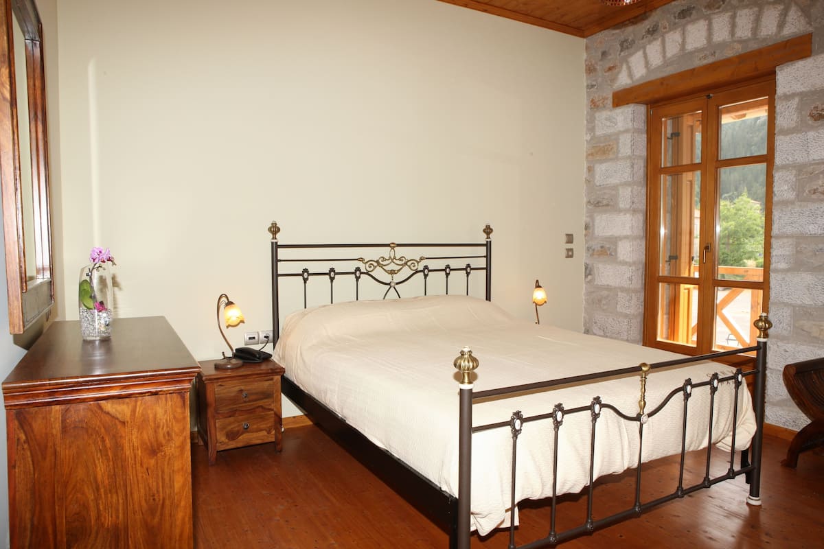 1 bedroom, blackout curtains, soundproofing, free WiFi