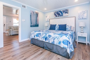 1 bedroom, iron/ironing board, WiFi, bed sheets - Stay Salty at the Salty Stingray (Gulf Shores)