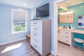 Interior - Stay Salty at the Salty Stingray (Gulf Shores)