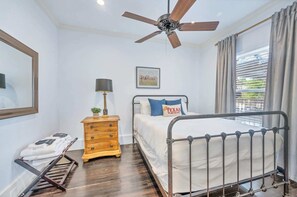 7 bedrooms, desk, iron/ironing board, WiFi