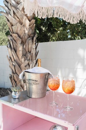 Property grounds - Upstay - Sleeps 22 w/ Pool BBQ Games Palms & More! (Austin)