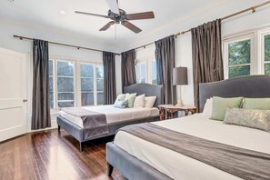 7 bedrooms, desk, iron/ironing board, WiFi - Upstay - Sleeps 22 w/ Pool BBQ Games Palms & More! (Austin)