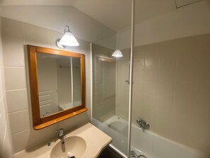 Hair dryer, towels - Appartement 5 Personnes, Résidence du Lac, Monflanquin (Monflanquin)