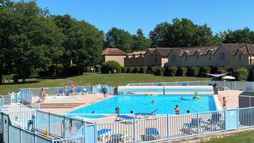 Piscine extérieure, piscine chauffée