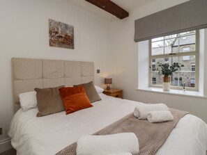 2 bedrooms, individually decorated, individually furnished, free WiFi