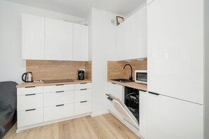 Private kitchenette - Modern Studio Niemena by Renters (Poznan)