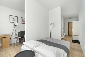 Living room - Modern Studio Niemena by Renters (Poznan)