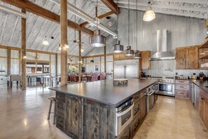 Fridge, microwave, oven, stovetop - Bent Oak Highland Ranch | Events | Concierge Services (Burnet)