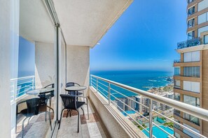 Unclassified image, 3 of 16, button