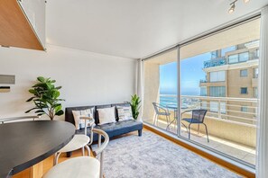 Unclassified image, 4 of 16, button