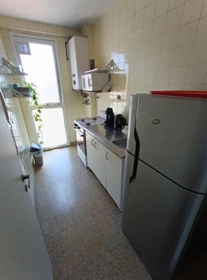 Microwave, oven, stovetop, coffee/tea maker - Beautiful, bright and quiet in excellent location (Ciudad Autónoma de)