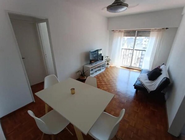 Smart TV - Beautiful, bright and quiet in excellent location (Ciudad Autónoma de)