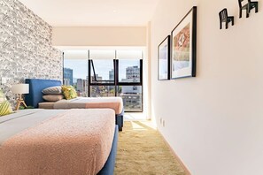3 bedrooms, desk, iron/ironing board, travel crib - City Views, Private Terrace in Trendy Roma (Ciudad de México)