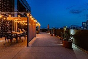 Outdoor dining - City Views, Private Terrace in Trendy Roma (Ciudad de México)
