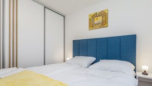 2 chambres, fer et planche à repasser, Wi-Fi, draps fournis