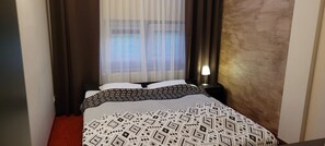 Habitación Confort con 1 cama matrimonial o 2 individuales | Wifi gratis y ropa de cama 