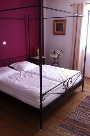 3 chambres, fer et planche Ă repasser, Wi-Fi, draps fournis