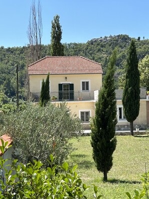 Exterior - Holiday Home Helena (Zvecanje)