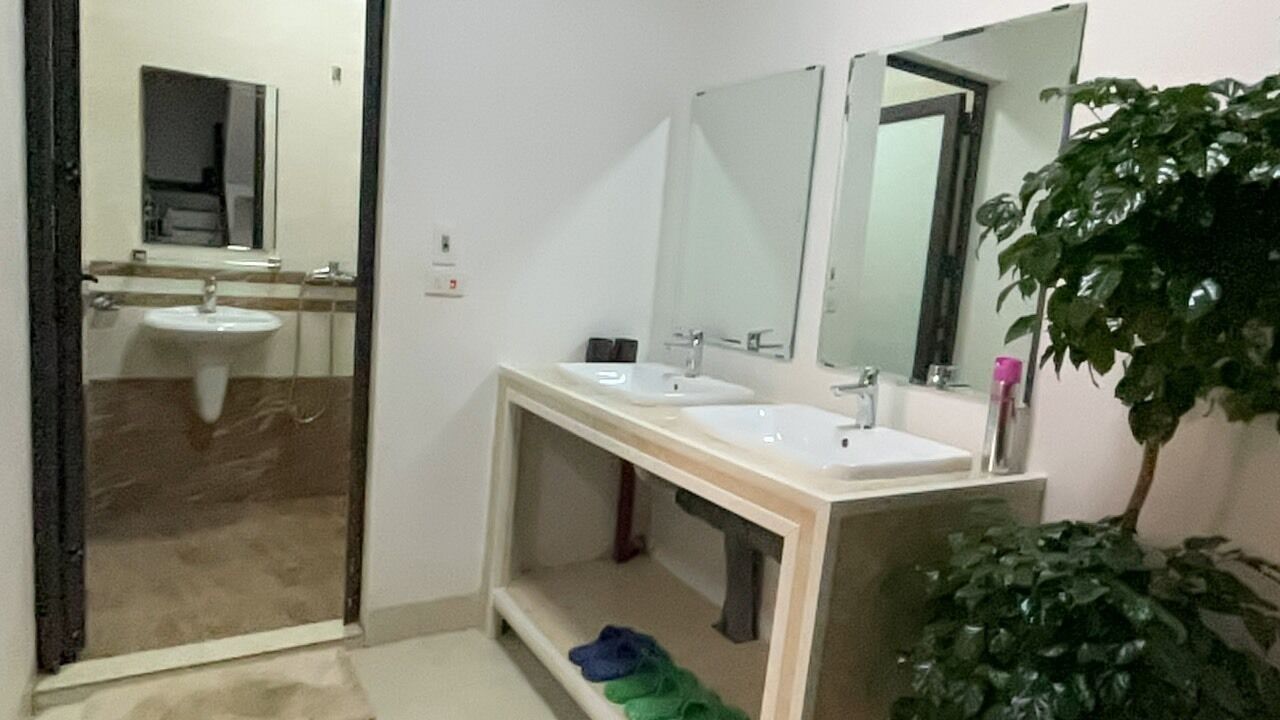 Dormitory 3 | Bathroom | Shower, rainfall showerhead, bathrobes, bidet