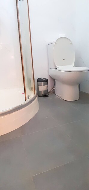 Bruser, håndklæder, Sæbe, Toiletpapir