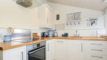 Dishwasher, cookware/dishes/utensils