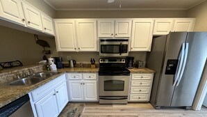 茶具/咖啡用具、冰箱、微波炉、烤箱