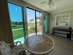 Interior - Watch the sunset from you screened in lanai in this 2bd/2ba Condo (Sarasota)