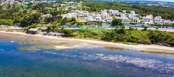 Villa with stunning lagoon views