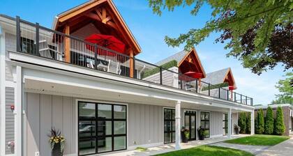 The Brick and Mortar Collection| 3 Loft Units| Upscale Group Getaway |Walk-Out Balcony| Downtown