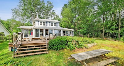 Hack's Lakefront Hideaway @ Newton Lake with AC/Heat/Wifi @ Pet Friendly